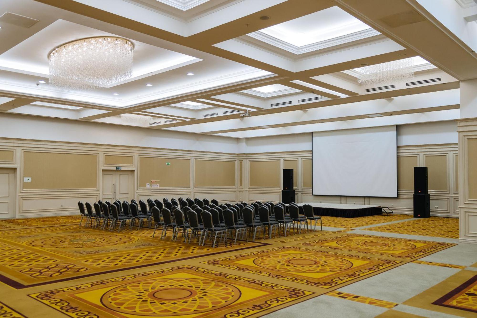 Holiday Inn Aktau By Ihg Esterno foto