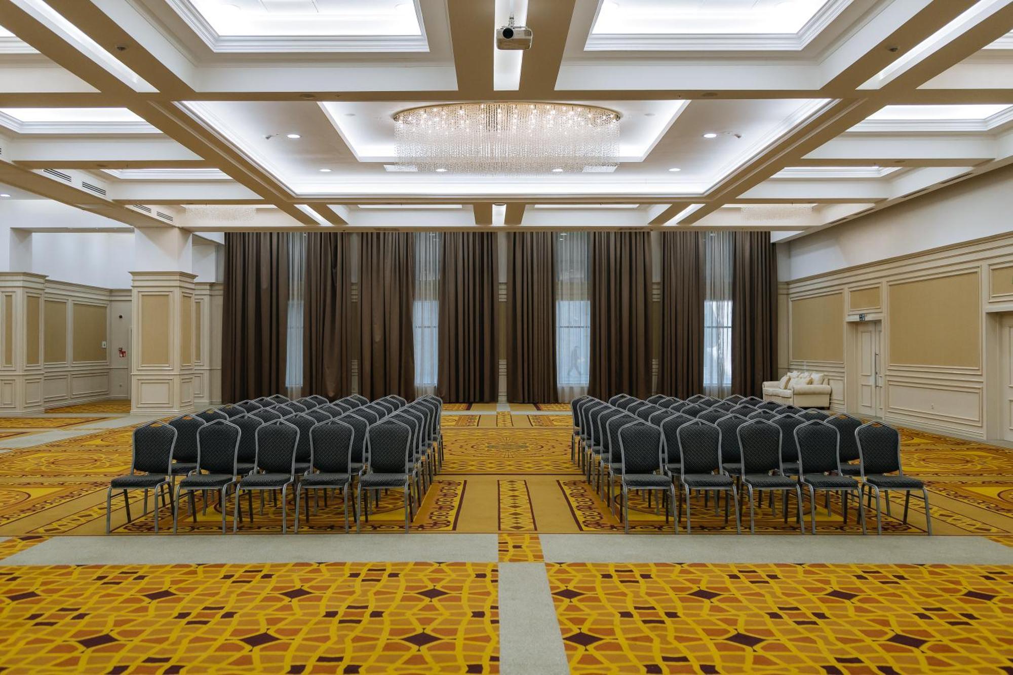 Holiday Inn Aktau By Ihg Esterno foto