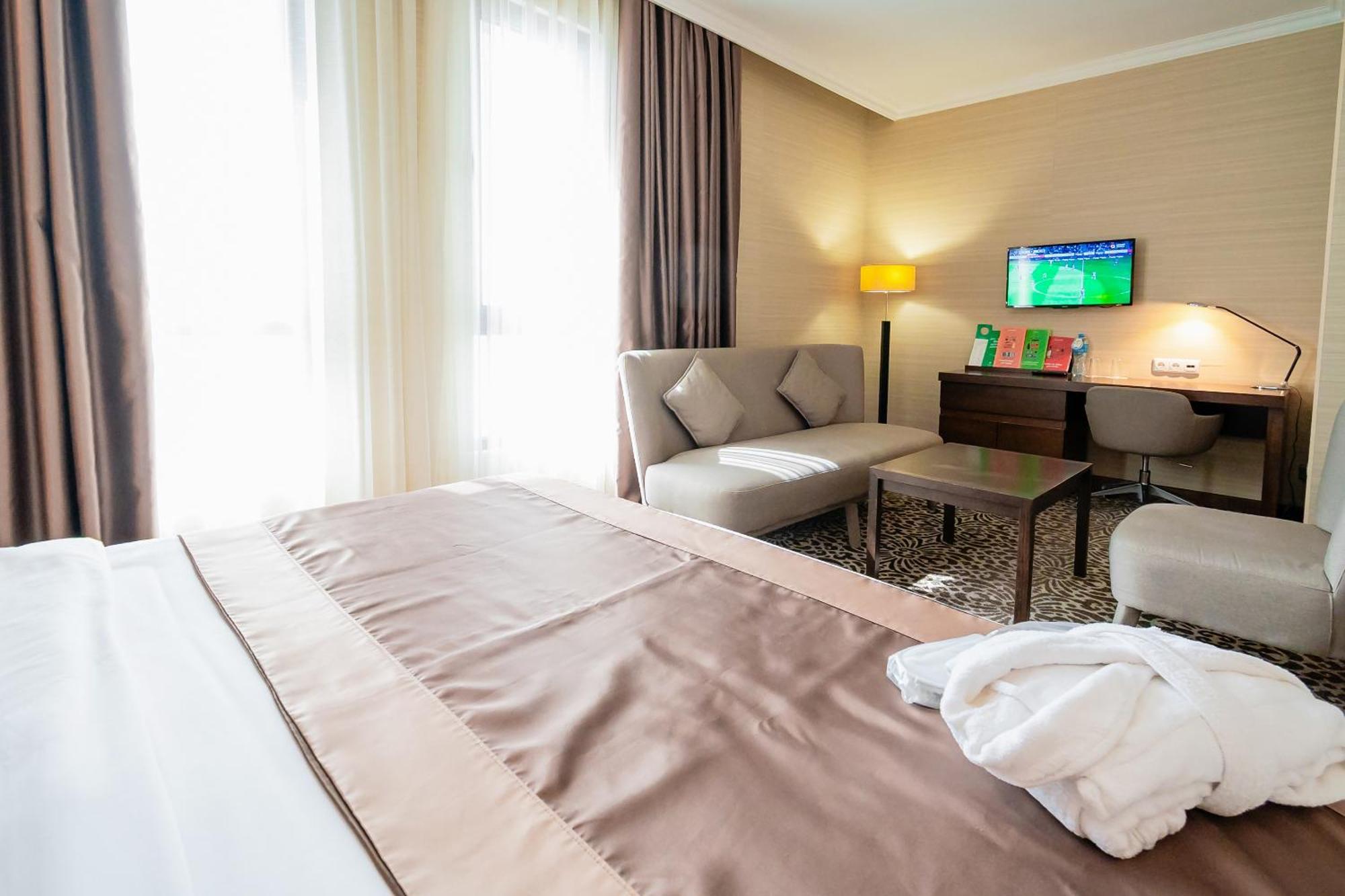Holiday Inn Aktau By Ihg Esterno foto