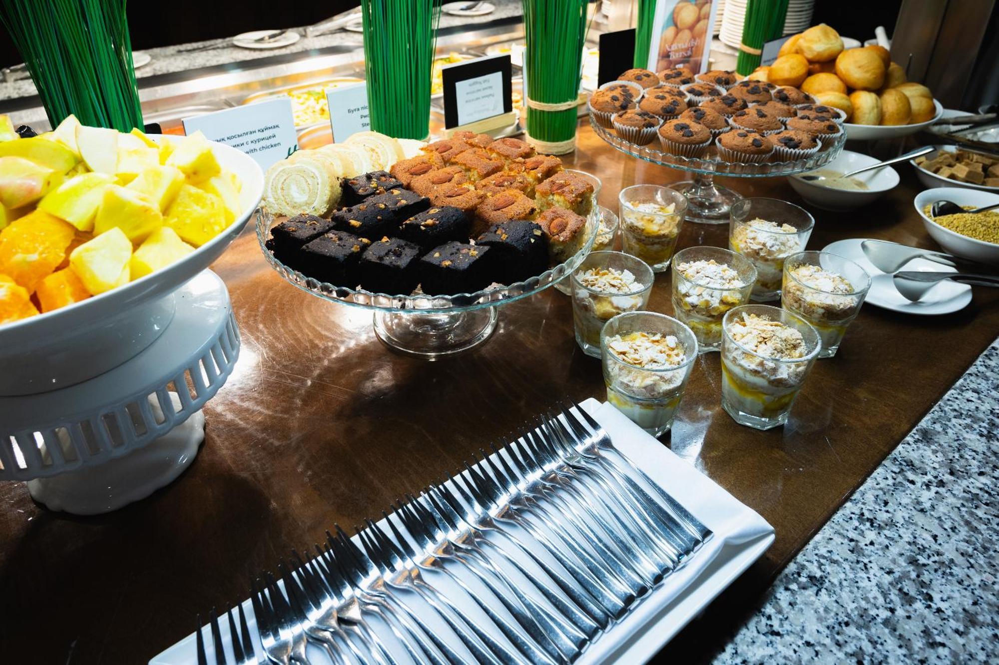 Holiday Inn Aktau By Ihg Esterno foto