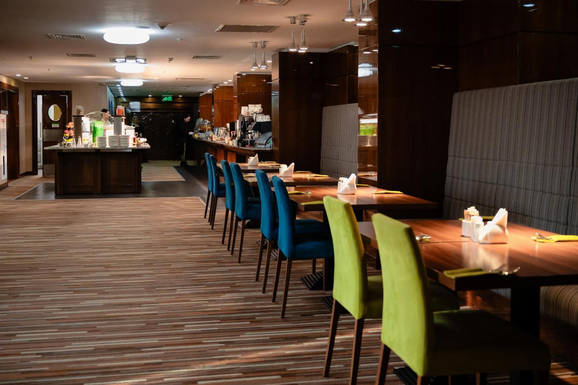 Holiday Inn Aktau By Ihg Esterno foto