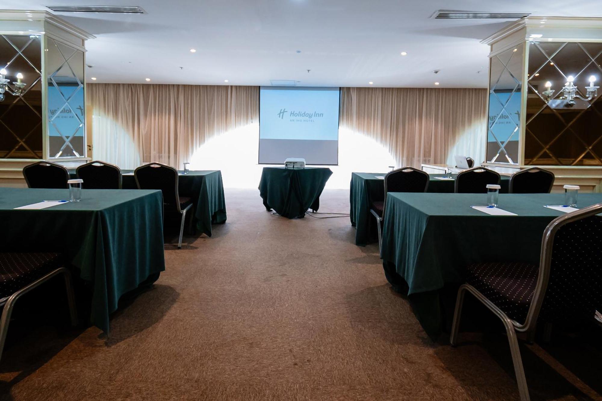 Holiday Inn Aktau By Ihg Esterno foto