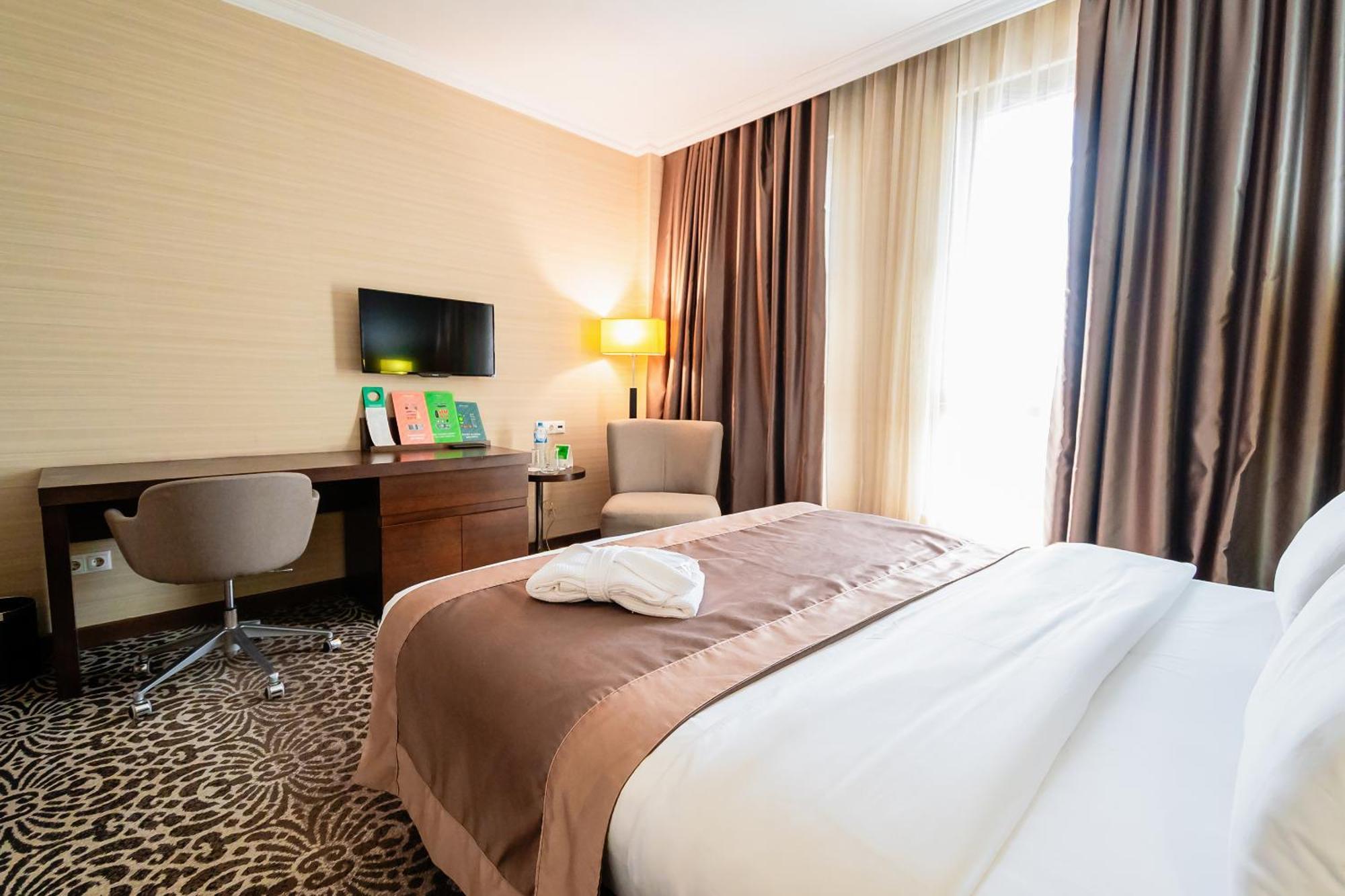 Holiday Inn Aktau By Ihg Esterno foto