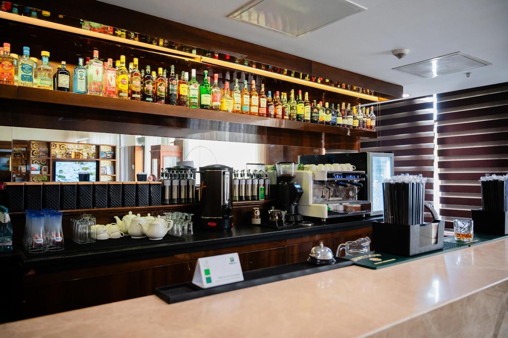 Holiday Inn Aktau By Ihg Esterno foto