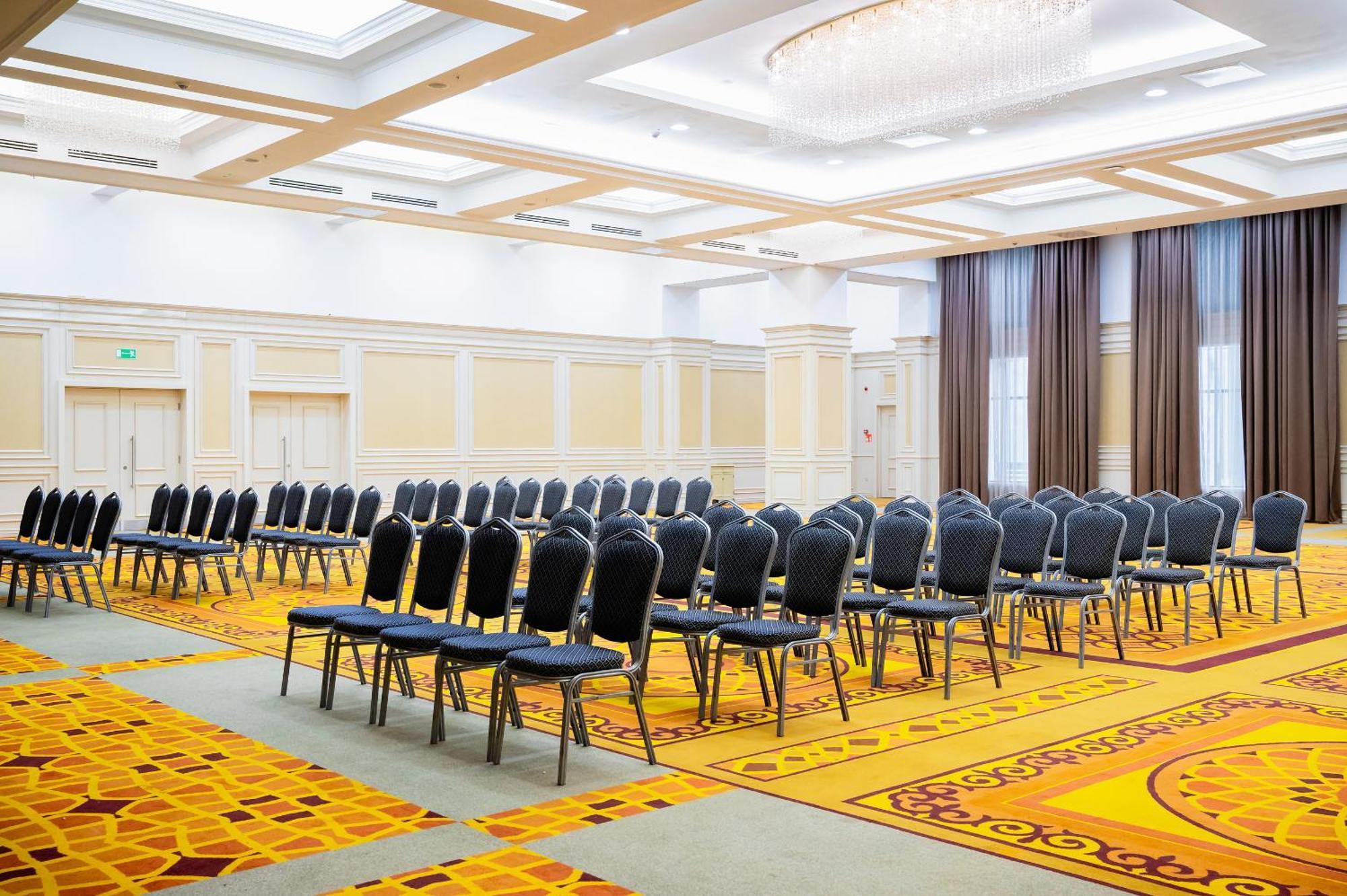 Holiday Inn Aktau By Ihg Esterno foto