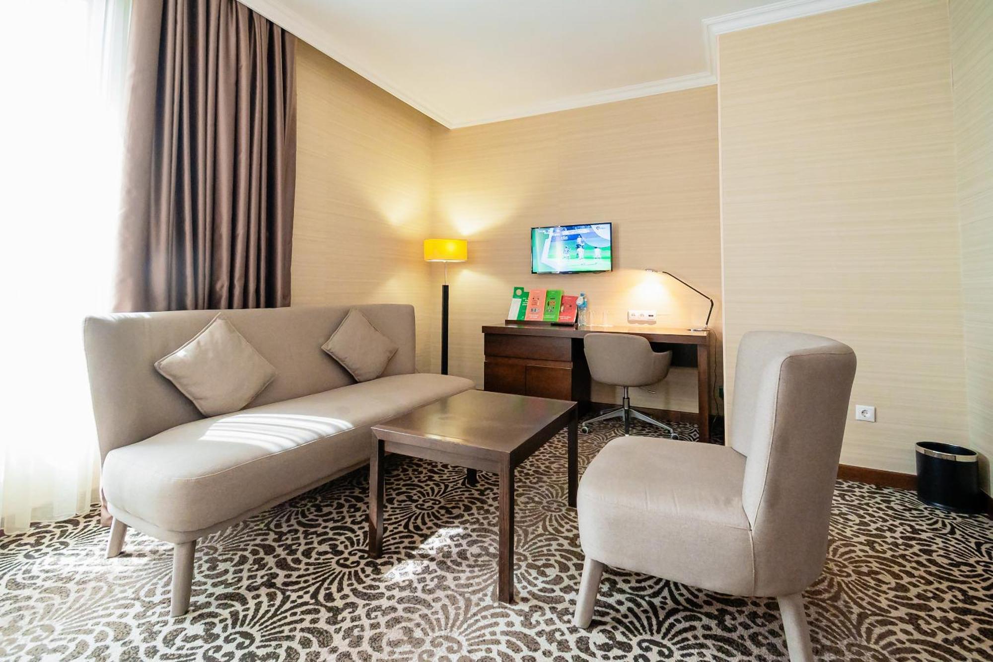 Holiday Inn Aktau By Ihg Esterno foto